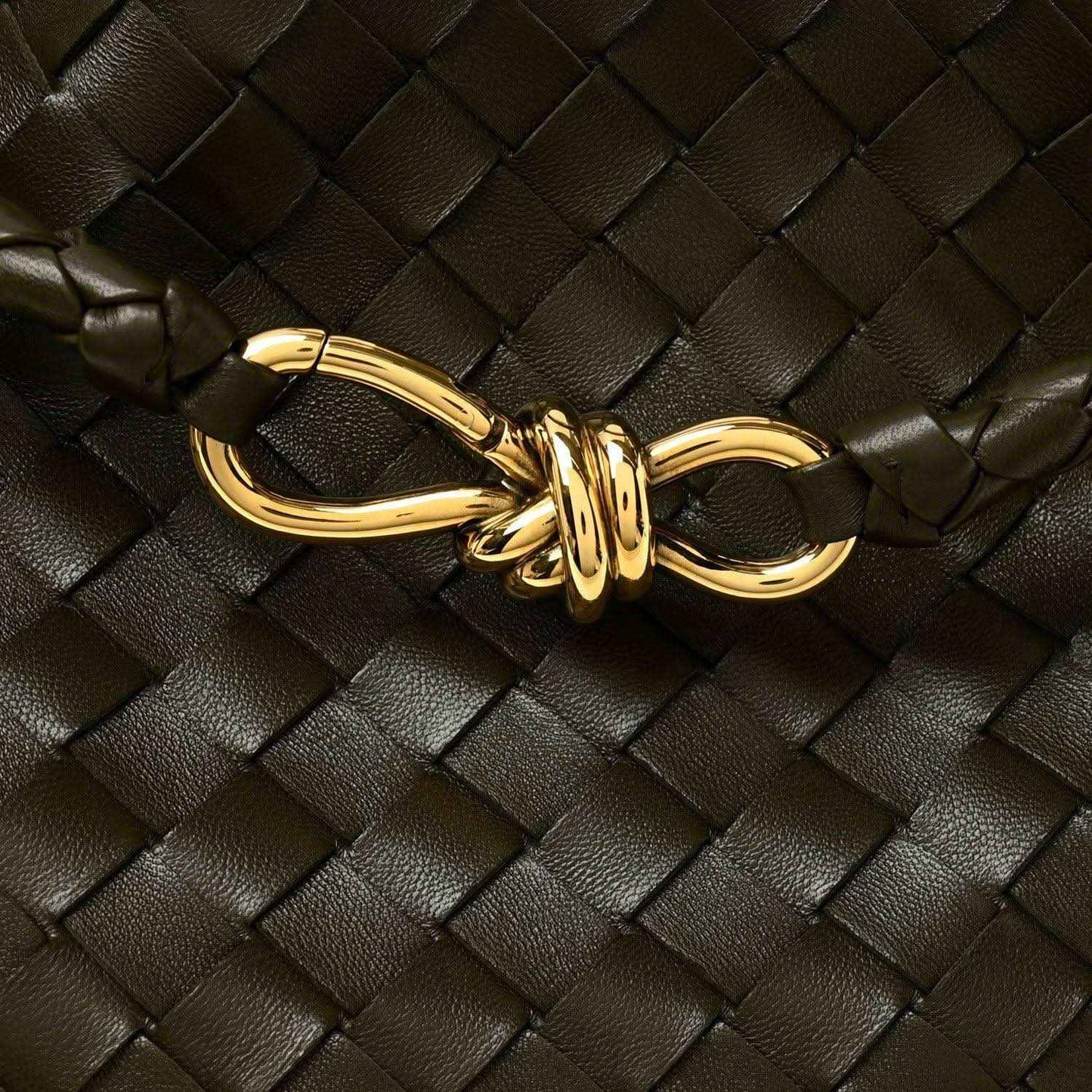 Bottega Veneta intrecciato leather shoulder bag clasp detail in gold-toned metal