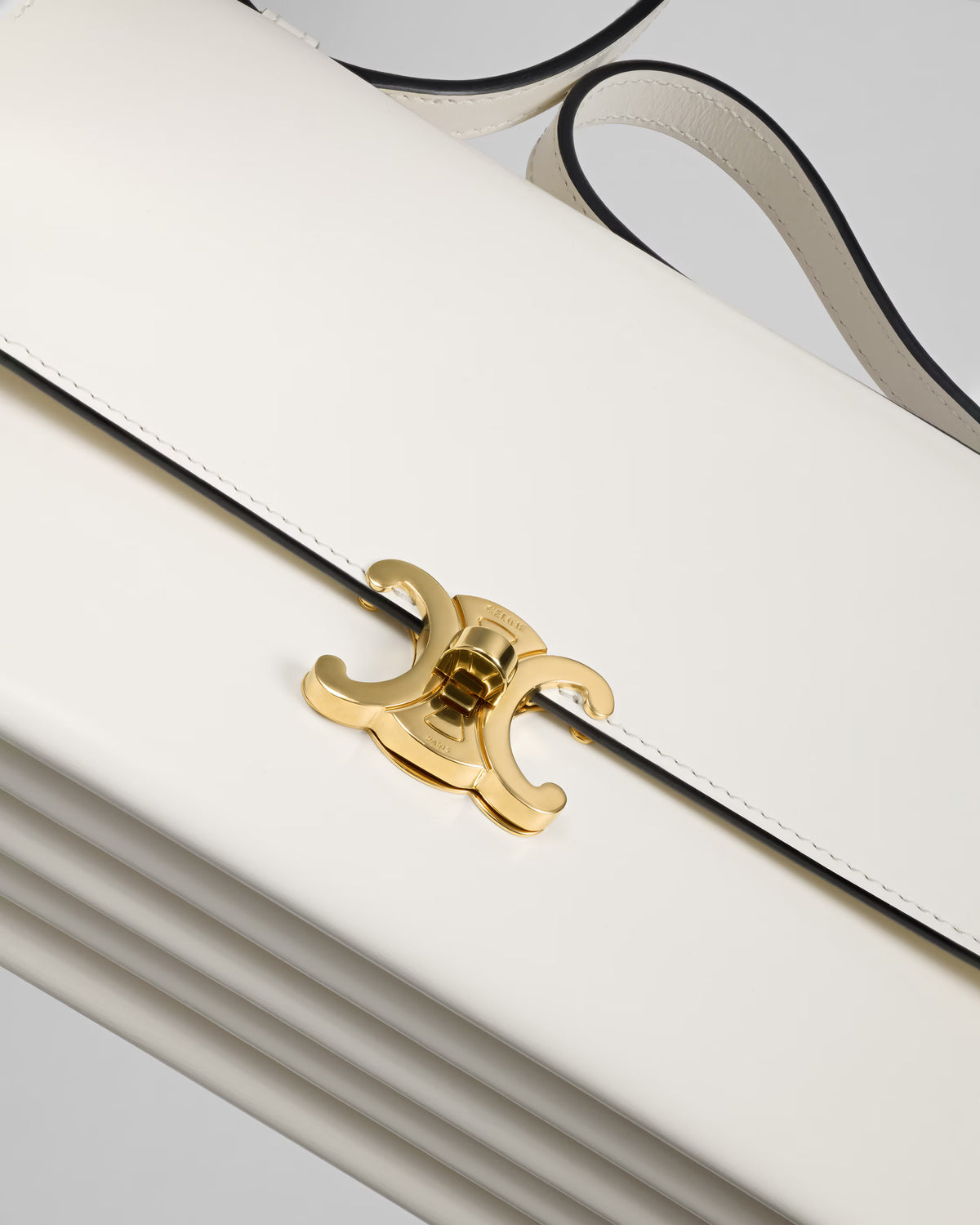 Le 17 in Calfskin Cross-body Bag