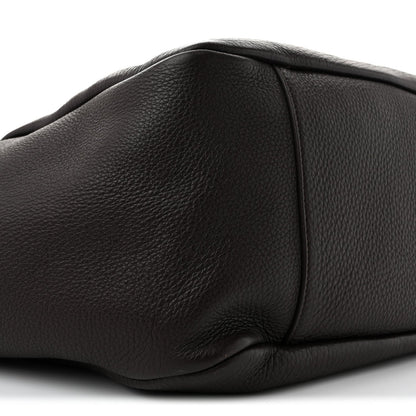 Grained deerskin Bea tote base corner, curved shape and dark leather texture