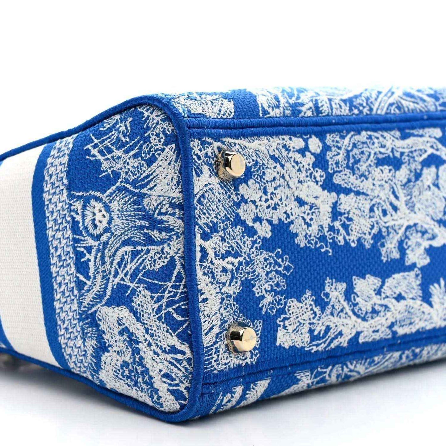 Dior tote bag side panel in blue Toile de Jouy print with two snap buttons