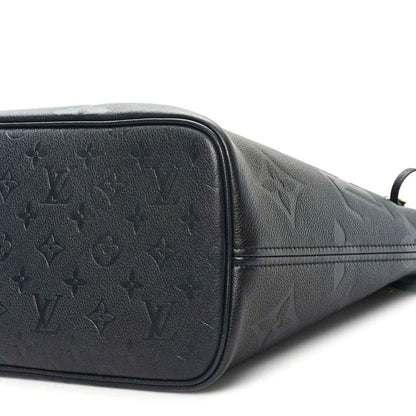 Neverfull MM tote bag end panel, dark black embossed monogram leather and zipper edge