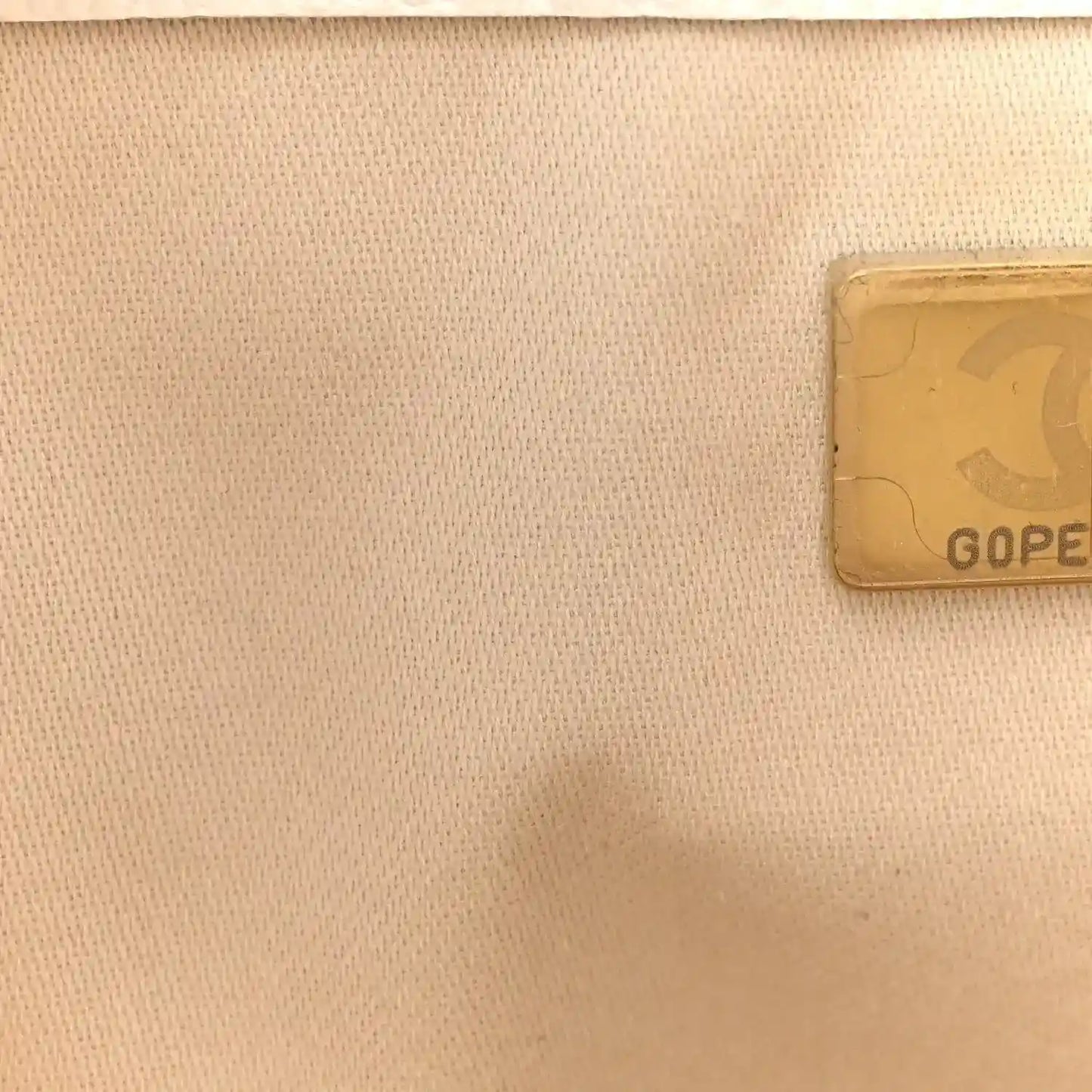 Beige lining detail with GOPE label patch