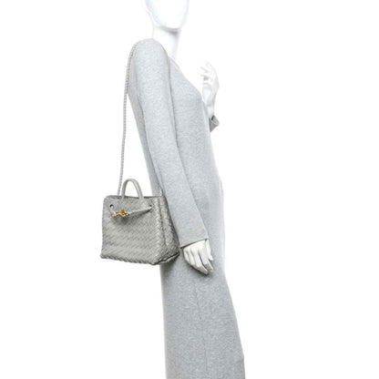 Andiamo shoulder bag in sterling grey woven nappa with braided handle