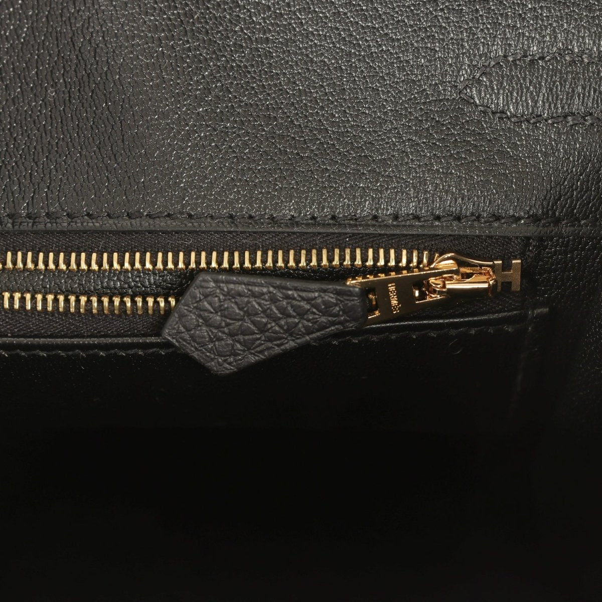 Black Birkin 25 handbag with gold zipper and black leather pull