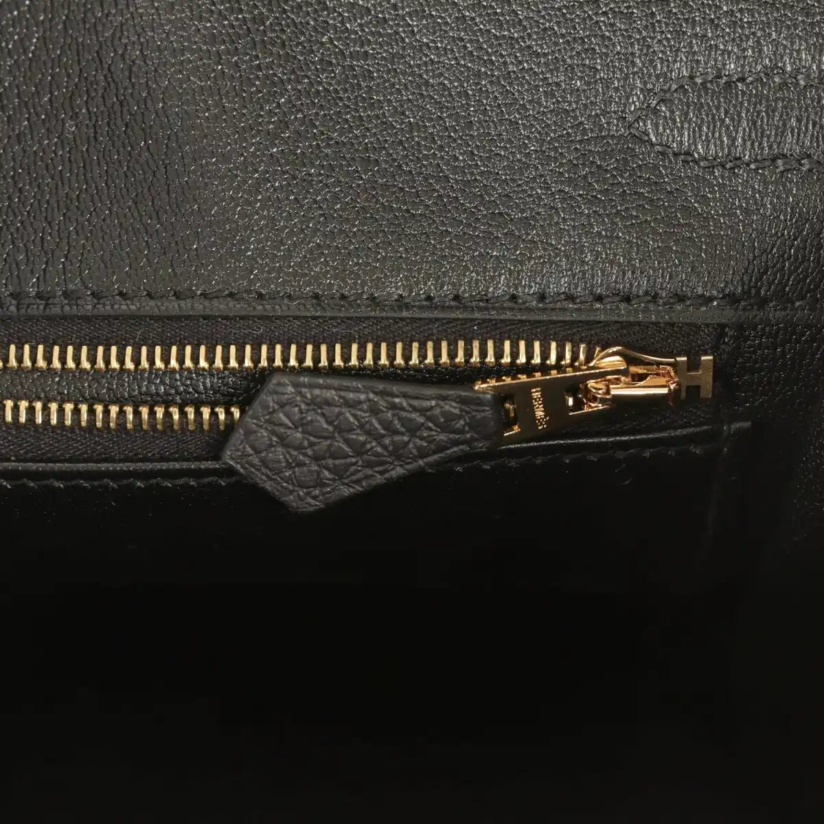 Black Birkin 25 handbag with gold zipper and black leather pull