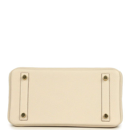 Birkin 25 handbag bottom panel in light cream Togo leather with four protective feet