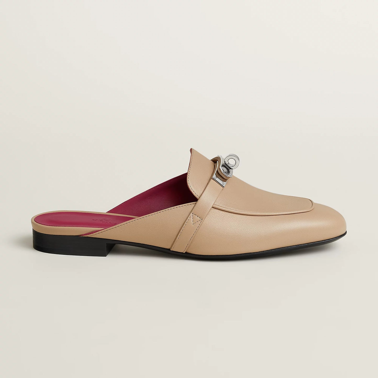 Hermès Oz goatskin mule, beige slip-on with gold-tone buckle and burgundy lining