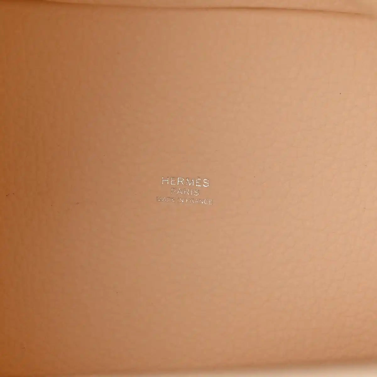 Nata leather handbag lining with small embossed Hermes logo